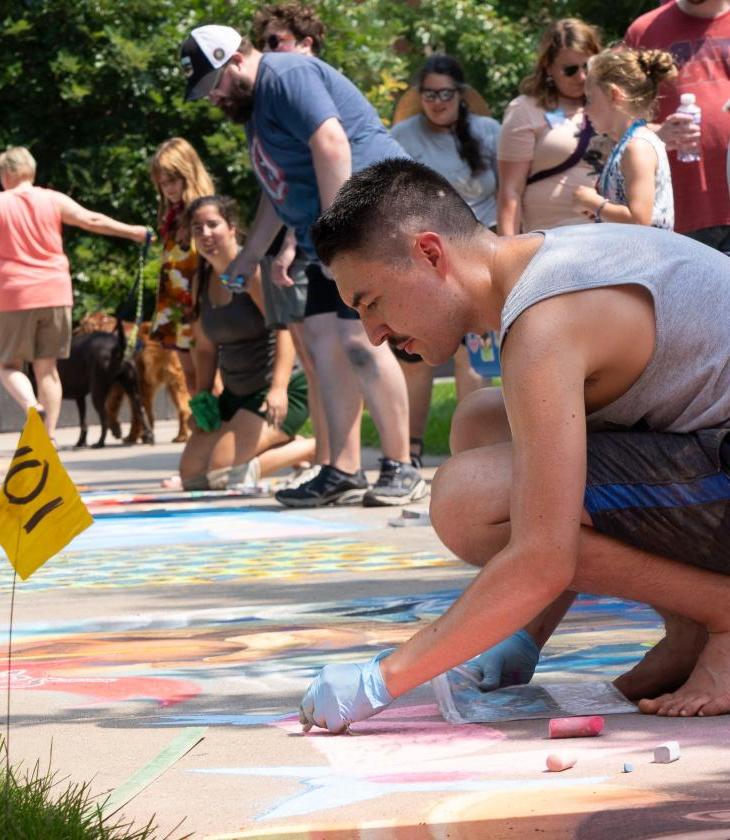 chalkfest artist and crowd 